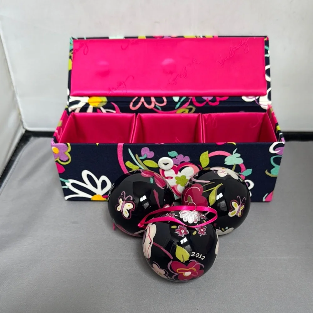 Vera Bradley‎ Floral Ornament Set with Box